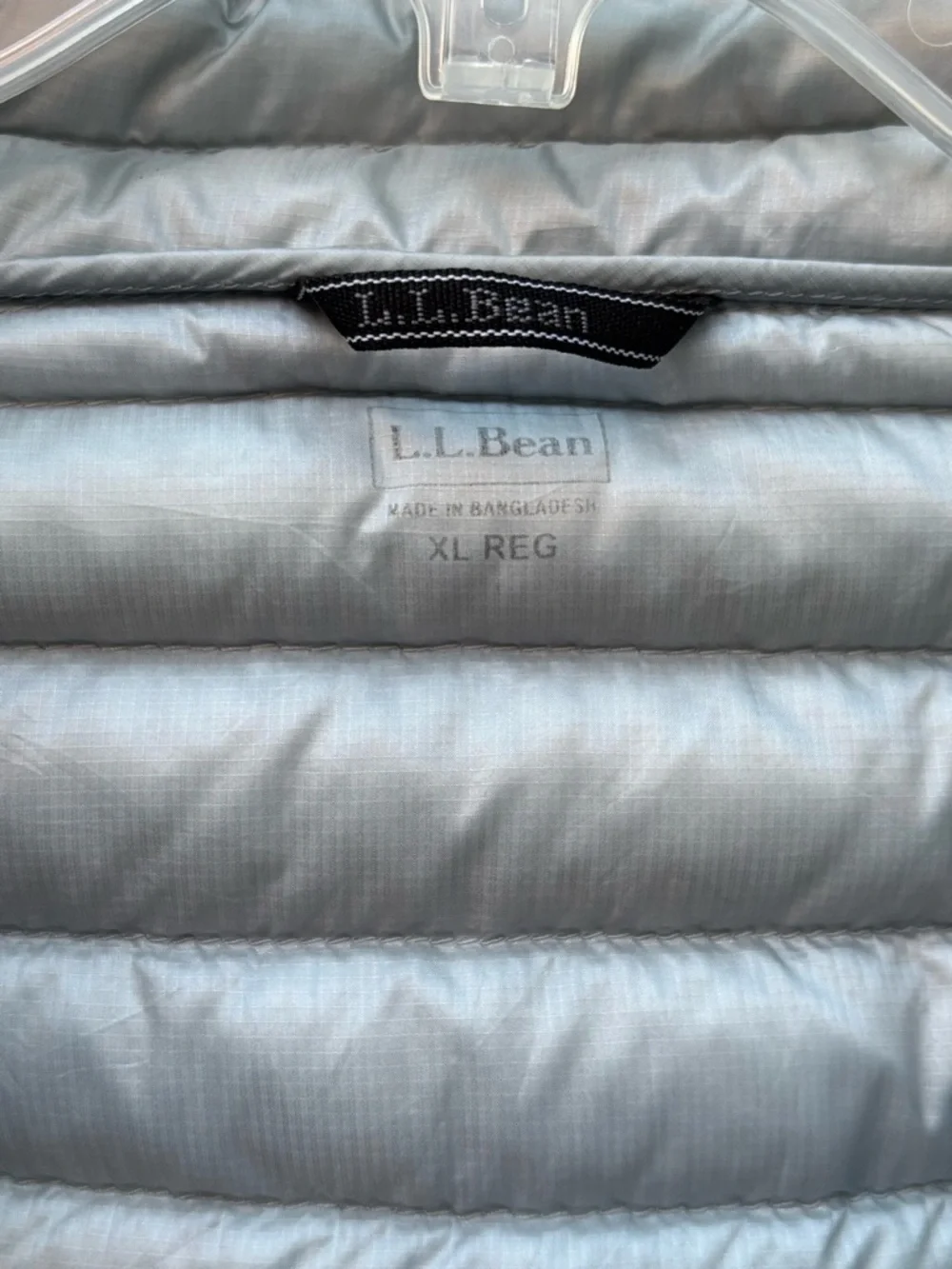 LL Bean Mens Ultralight 850 Down Jacket. Size XL. Color silver. - Picture 5 of 8